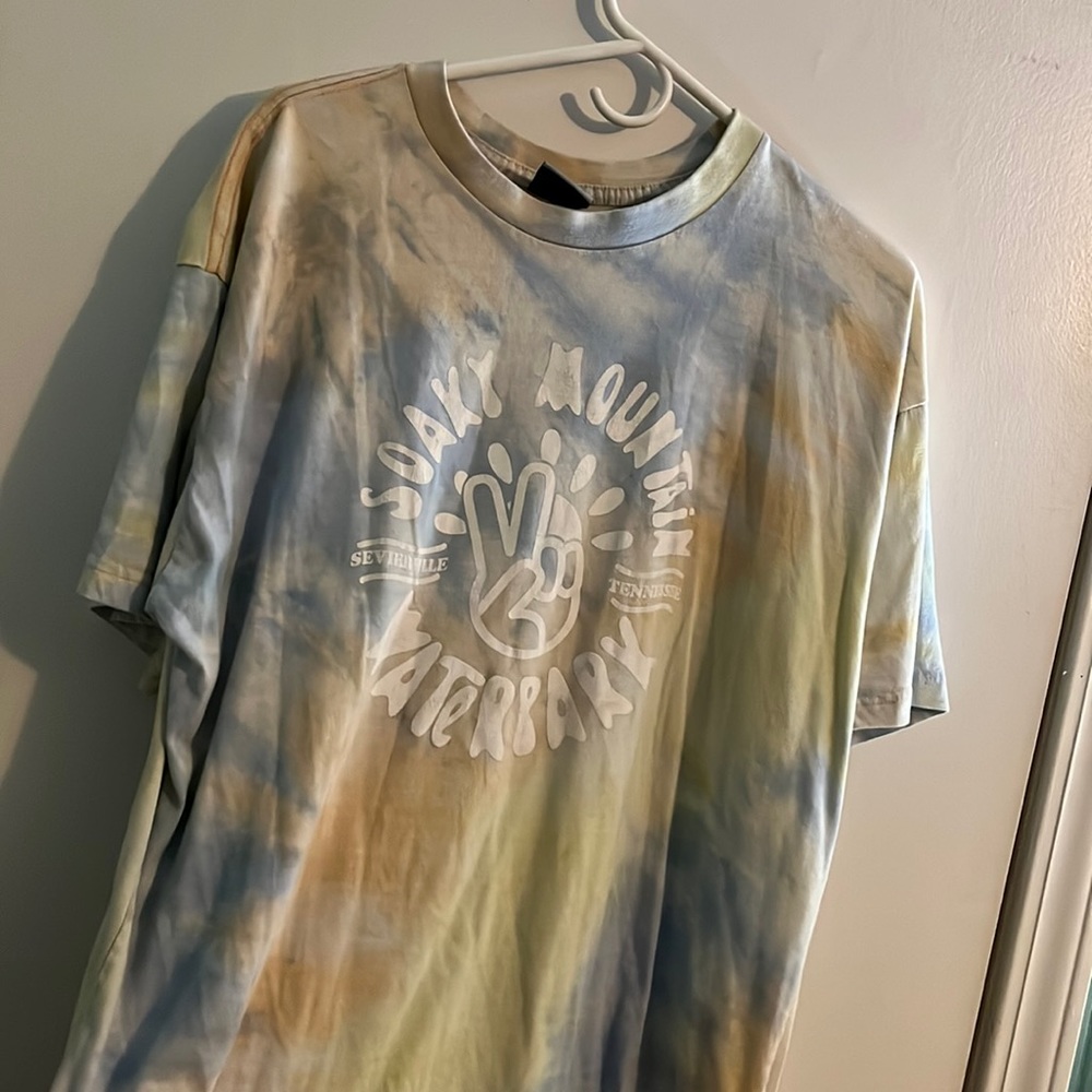 Soaky Mountain waterpark shirt